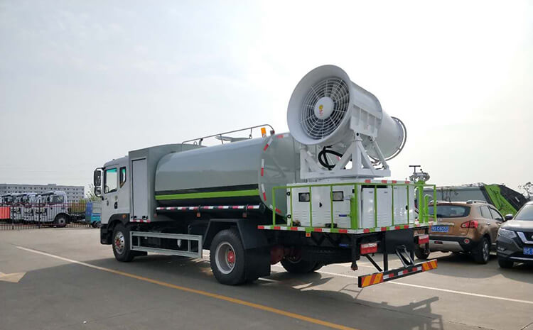 如何安全的操控霧炮機(jī)設(shè)備？