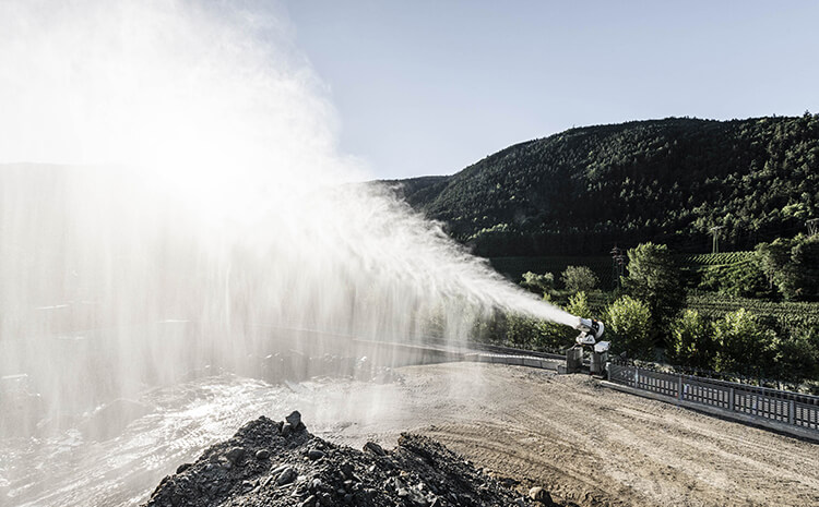 環保霧炮機-工地上的除塵降溫神器！